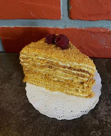 Пирожное «Медовик»